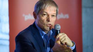 Tensiuni în USR PLUS, după ce Cioloș a cerut ca și persoanele nevaccinate cu contraindicație de la medic să poată participa la Congres