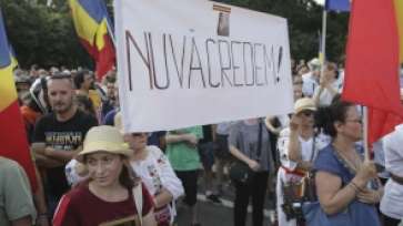 Protest împotriva Legii carantinării, în Piața Victoriei: Vrem eliberare, nu carantinare
